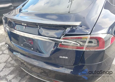 2013 Tesla Model S z USA, uszkodzony, nr VIN 5YJSA1DNXDFP06014